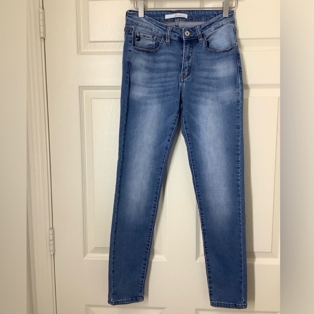 KanCan Midrise Skinny Jeans Blue Wash Size 26/5